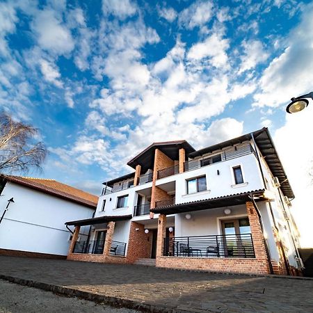 First Apartments Focşani Esterno foto