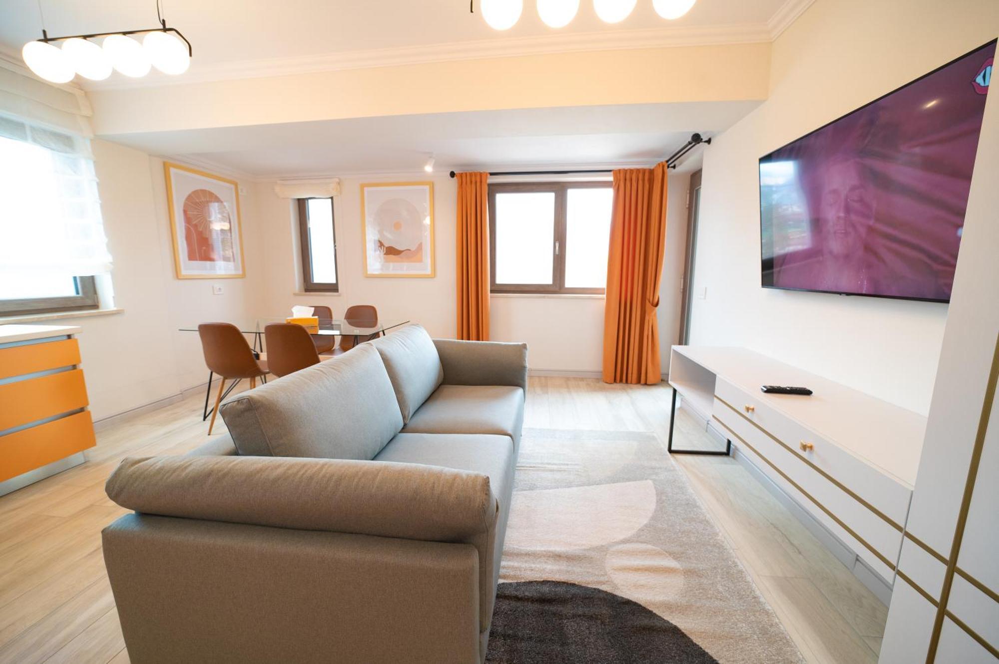 First Apartments Focşani Esterno foto